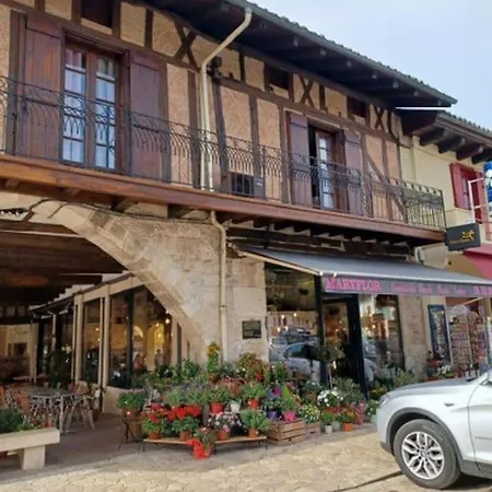 House With Large Private Garden In Villeréal Buitenkant foto