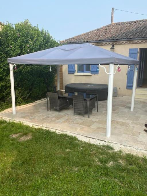 House With Large Private Garden In Holiday home *