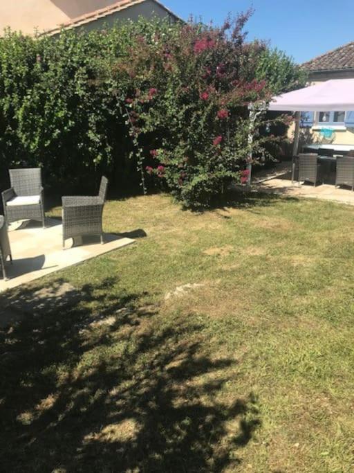 House With Large Private Garden In *